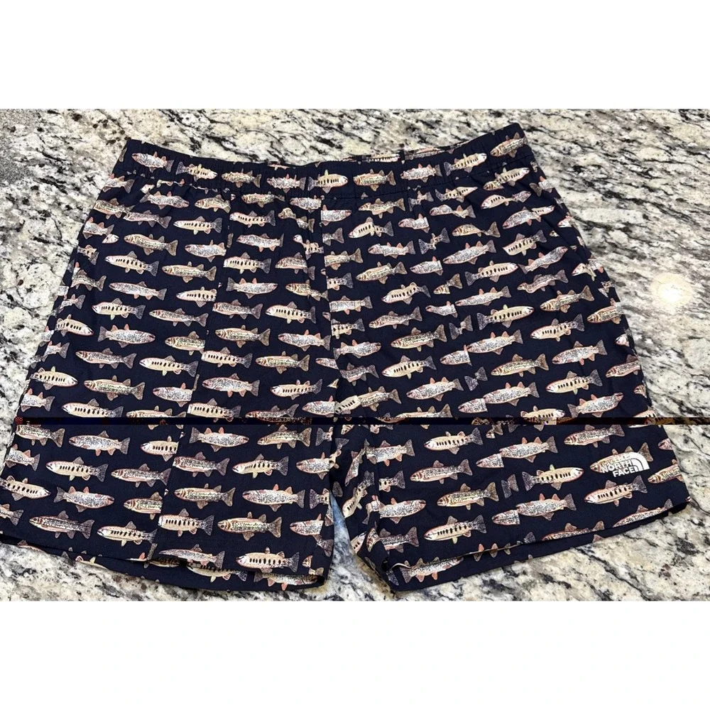 THE NORTH FACE Shorts Mens XL Classic V All-Over Fish Print Tech NEW Navy Blue